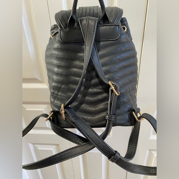 *SOLD* Leather-look backpack purse - Picture 4 of 4